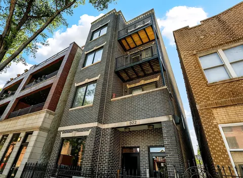 822 N California Ave #4, Chicago, IL 60622