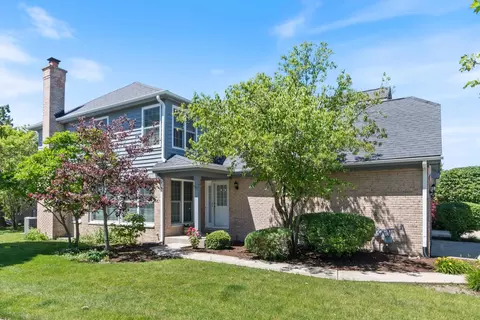 323 Collin Cir, Bloomingdale, IL 60108
