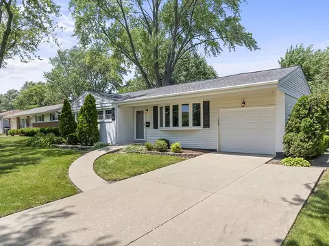 708 W Thomas St, Arlington Heights, IL 60004
