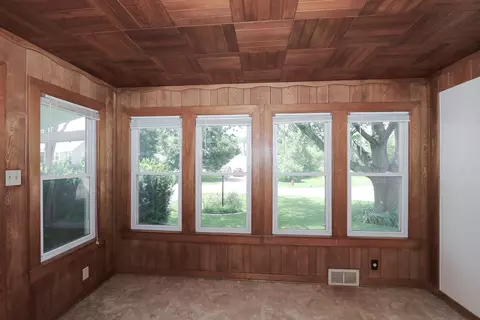181 2nd St, Elgin, IL 60123 photo 5
