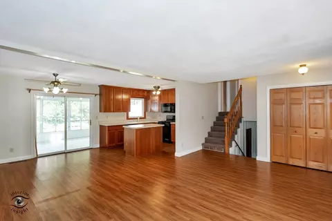 Living - 4683 W Doris Dr, Kankakee, IL 60901 photo 1 of 6