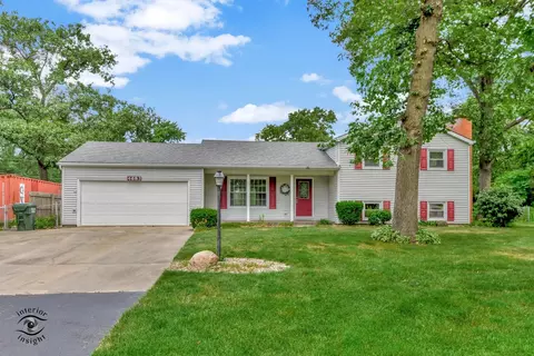 4683 W Doris Dr, Kankakee, IL 60901