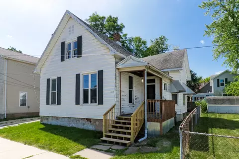 614 W Locust St, Bloomington, IL 61701