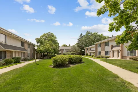 Exterior - 1720 Robin Ln #A, Hoffman Estates, IL 60169 photo 6 of 6