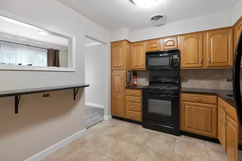 Kitchen - 1720 Robin Ln #A, Hoffman Estates, IL 60169 photo 1 of 3