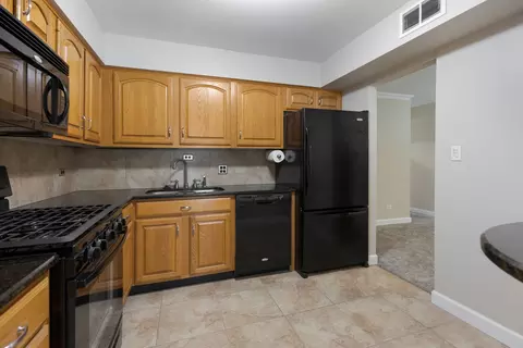 Kitchen - 1720 Robin Ln #A, Hoffman Estates, IL 60169 photo 3 of 3
