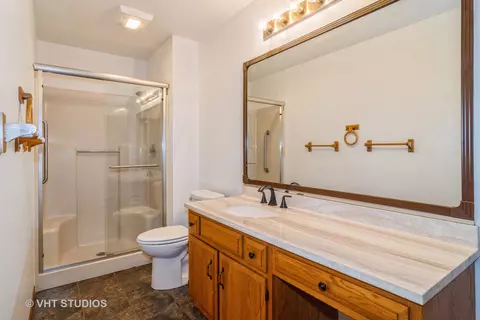 752 Alice Pl, Elgin, IL 60123 photo 6