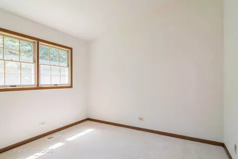 752 Alice Pl, Elgin, IL 60123 photo 7