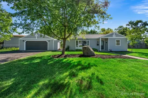 106 S Chicago Ave, Mundelein, IL 60060
