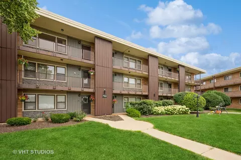 9630 W Higgins Rd #3B, Rosemont, IL 60018