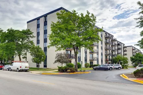 9128 W Terrace Dr #2K, Niles, IL 60714
