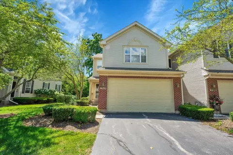 2310 Sandy Creek Dr, Algonquin, IL 60102