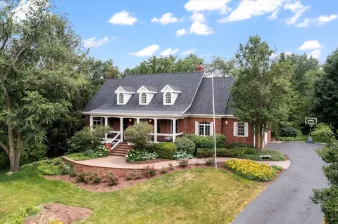 42 W183 Ravine Dr, Saint Charles, IL 60175