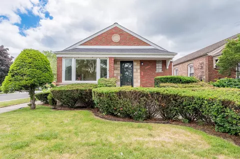 8901 S Ridgeland Ave, Chicago, IL 60617
