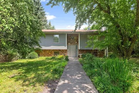 27806 W Grass Lake Rd, Spring Grove, IL 60081