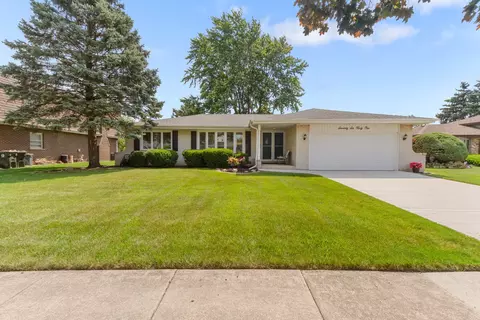 7641 Blackberry Ln, Willowbrook, IL 60527