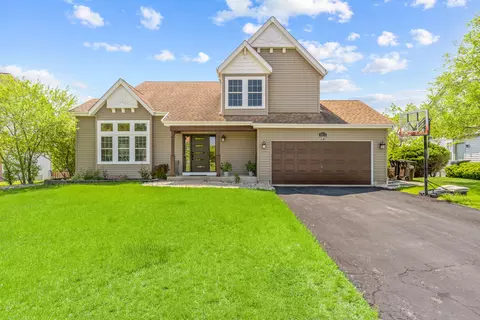 1837 Ashford Ln, Crystal Lake, IL 60014
