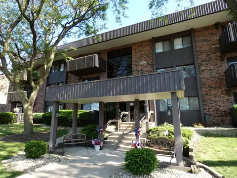 1504 Woodbridge Rd #1E, Joliet, IL 60436