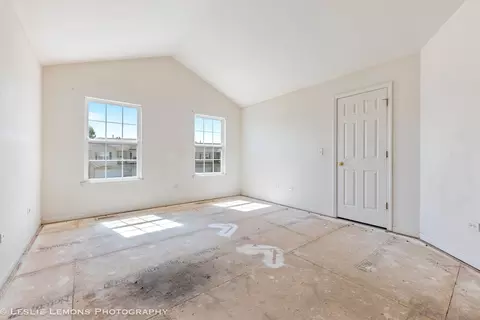 2325 Moonlight Ct, Aurora, IL 60503 photo 8