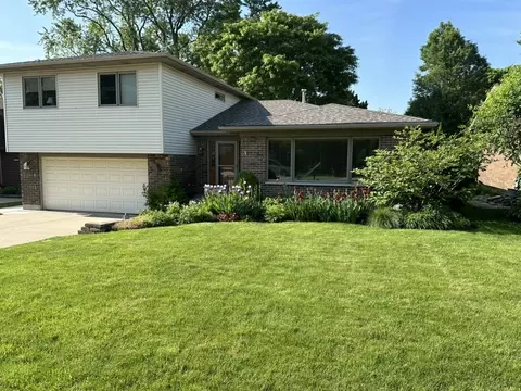 2123 W Haven St, Mount Prospect, IL 60056