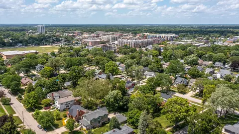 View/Area - 502 E Indiana St, Wheaton, IL 60187 photo 3 of 3