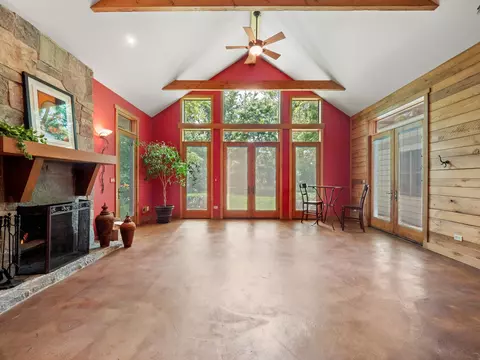 Living - 502 E Indiana St, Wheaton, IL 60187 photo 7 of 11