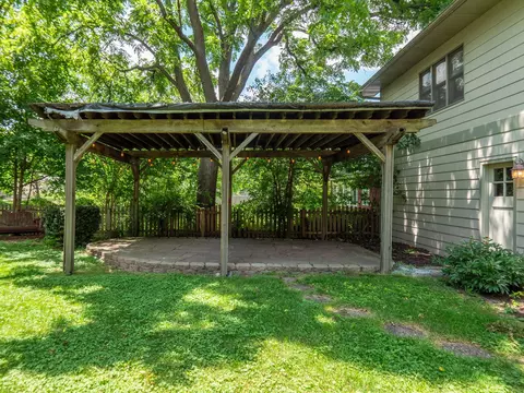 Exterior - 502 E Indiana St, Wheaton, IL 60187 photo 7 of 8