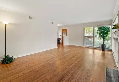 Living - 502 E Indiana St, Wheaton, IL 60187 photo 1 of 11