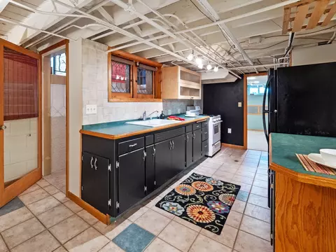 Kitchen - 502 E Indiana St, Wheaton, IL 60187 photo 7 of 7