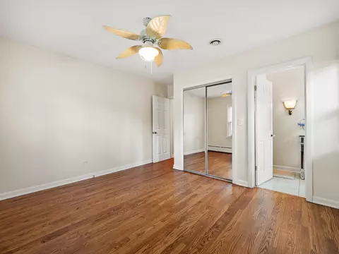 Bedroom - 502 E Indiana St, Wheaton, IL 60187 photo 4 of 5