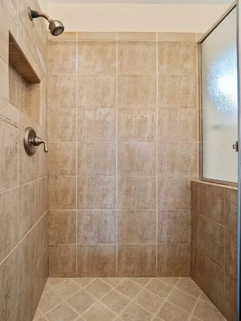 Bath - 502 E Indiana St, Wheaton, IL 60187 photo 2 of 7