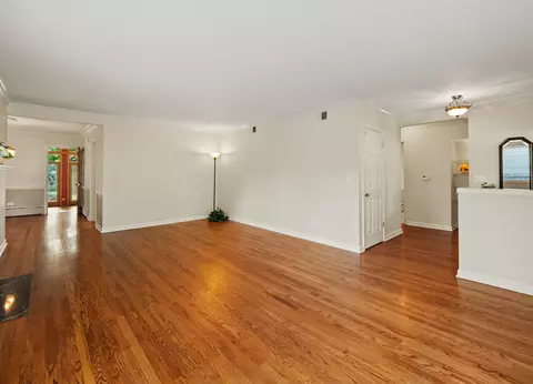 Living - 502 E Indiana St, Wheaton, IL 60187 photo 3 of 11