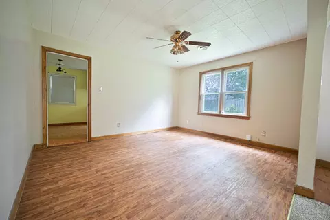 Living - 5 River Ln, Kankakee, IL 60901 photo 6 of 6