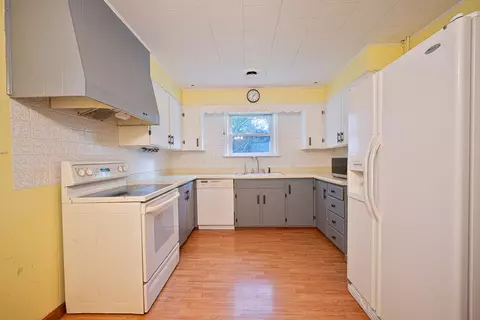 Kitchen - 5 River Ln, Kankakee, IL 60901 photo 1 of 1