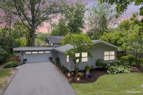 1117 Laurel Ln, Naperville, IL 60540