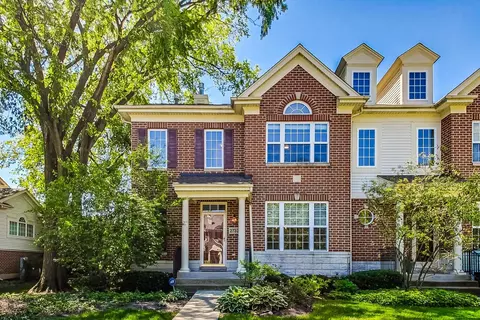 2733 Langley Cir, Glenview, IL 60026