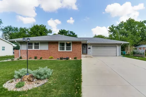 1202 Riordan St, Normal, IL 61761