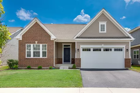 3667 Reddington Cir, Elgin, IL 60124