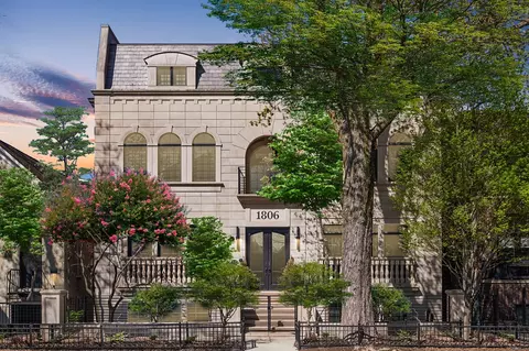 1806 N Wood St, Chicago, IL 60622