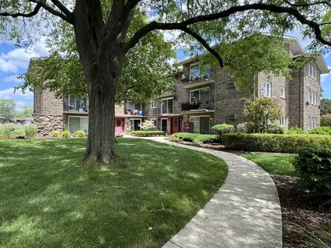 9024 W 140th St #2D, Orland Park, IL 60462