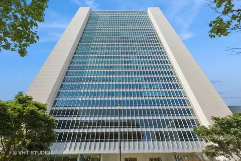 500 W Superior St #908, Chicago, IL 60654