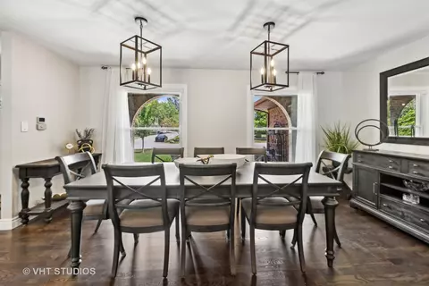 Dining - 8460 Dolfor Cv, Burr Ridge, IL 60527 photo 2 of 2
