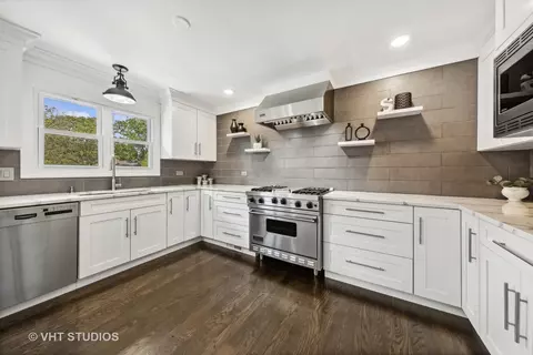 Kitchen - 8460 Dolfor Cv, Burr Ridge, IL 60527 photo 3 of 5