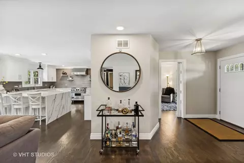 Entry Way - 8460 Dolfor Cv, Burr Ridge, IL 60527 photo 1 of 1