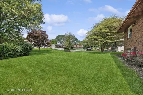 Exterior - 8460 Dolfor Cv, Burr Ridge, IL 60527 photo 4 of 6