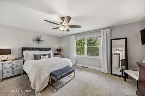 Bedroom - 8460 Dolfor Cv, Burr Ridge, IL 60527 photo 1 of 2