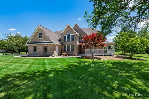 1303 Mink Trl, Cary, IL 60013