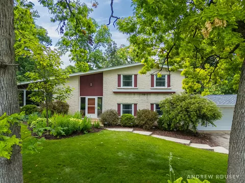12301 Ware Rd, Woodstock, IL 60098
