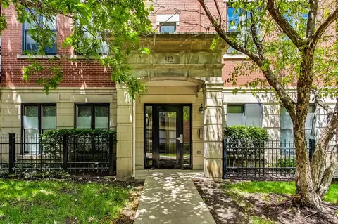 812 W College Pkwy #2A, Chicago, IL 60608
