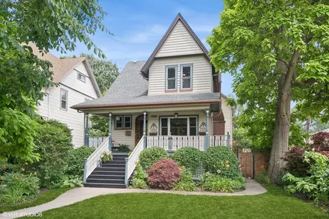 134 N Lombard Ave, Oak Park, IL 60302